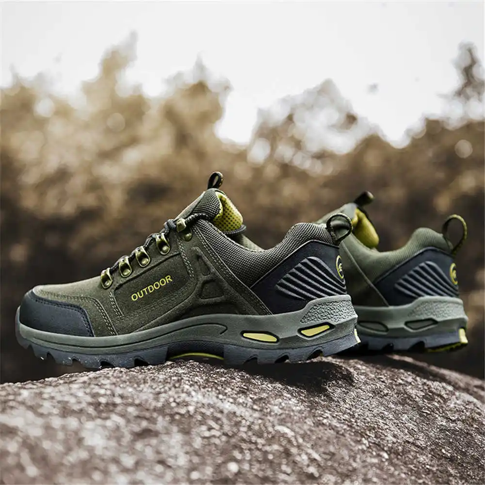 Tech Accessories Gift Ideas - Scarpe da trekking da tennis da