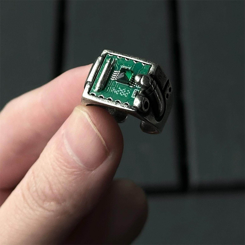 Anello con motivo PCB ispirato - Tech Inspired Accessories recensione e prezzo