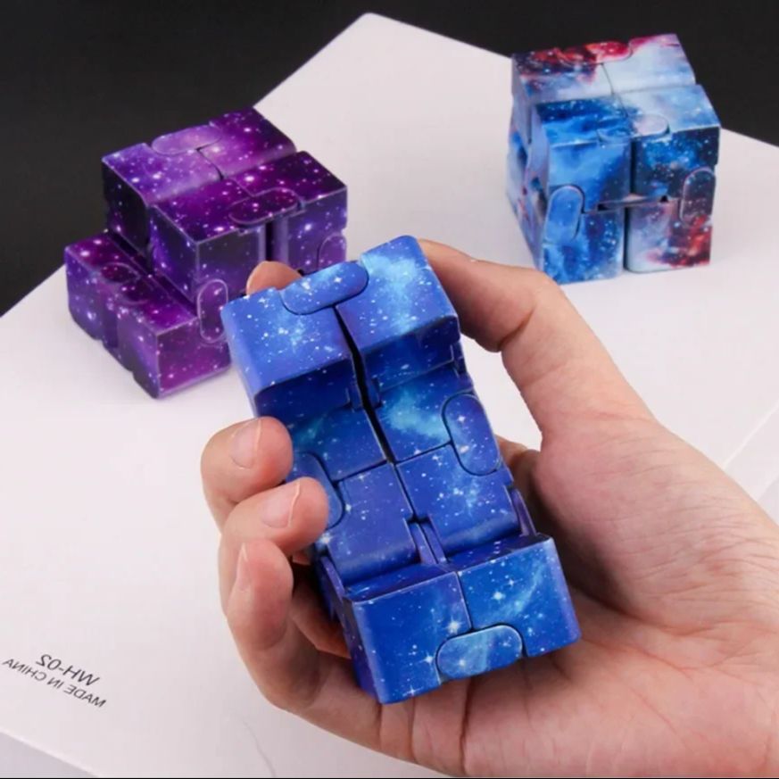 Cubo Infinity con Cielo Stella - Tech Accessories And Gadgets recensione e prezzo