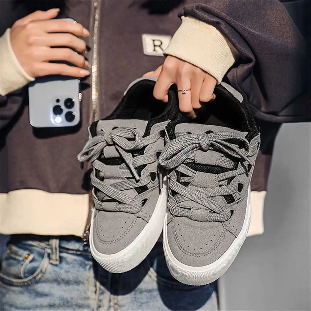 Con allacciatura Scarpe da scu - Tech Accessories Gift Ideas recensione e prezzo