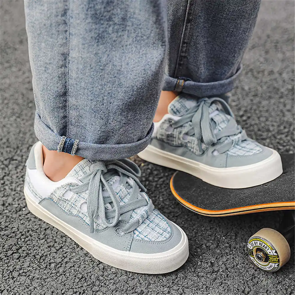 Con allacciatura Scarpe da scu - Tech Accessories Gift Ideas recensione e prezzo